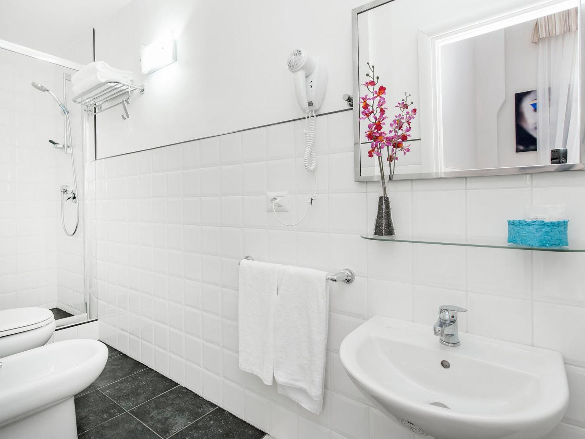 White Rooms Colosseo Рим Екстериор снимка