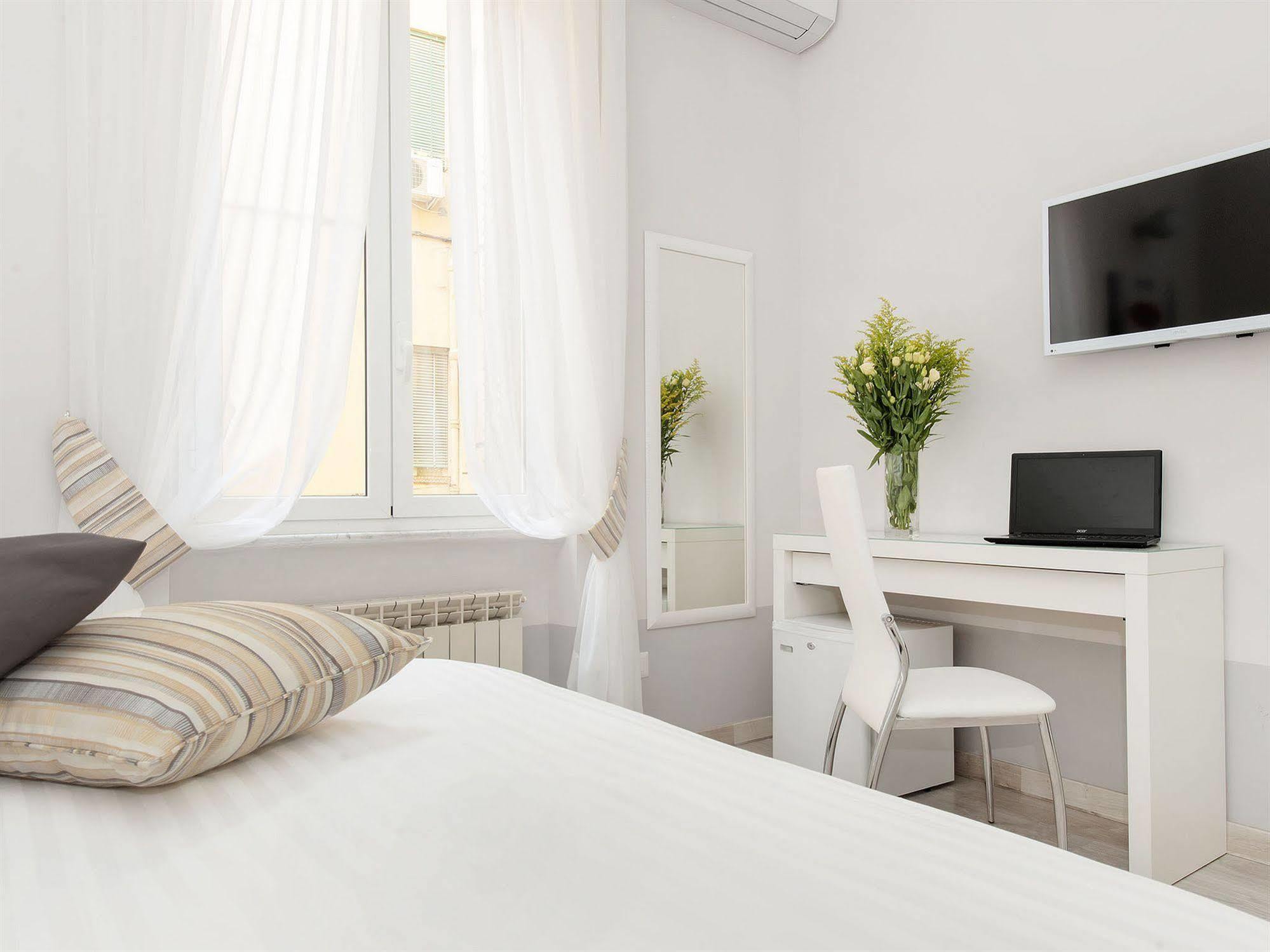 White Rooms Colosseo Рим Екстериор снимка