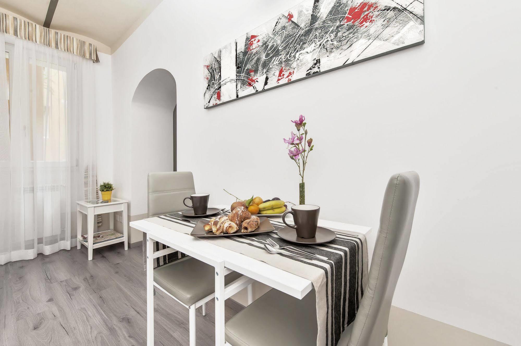 White Rooms Colosseo Рим Екстериор снимка