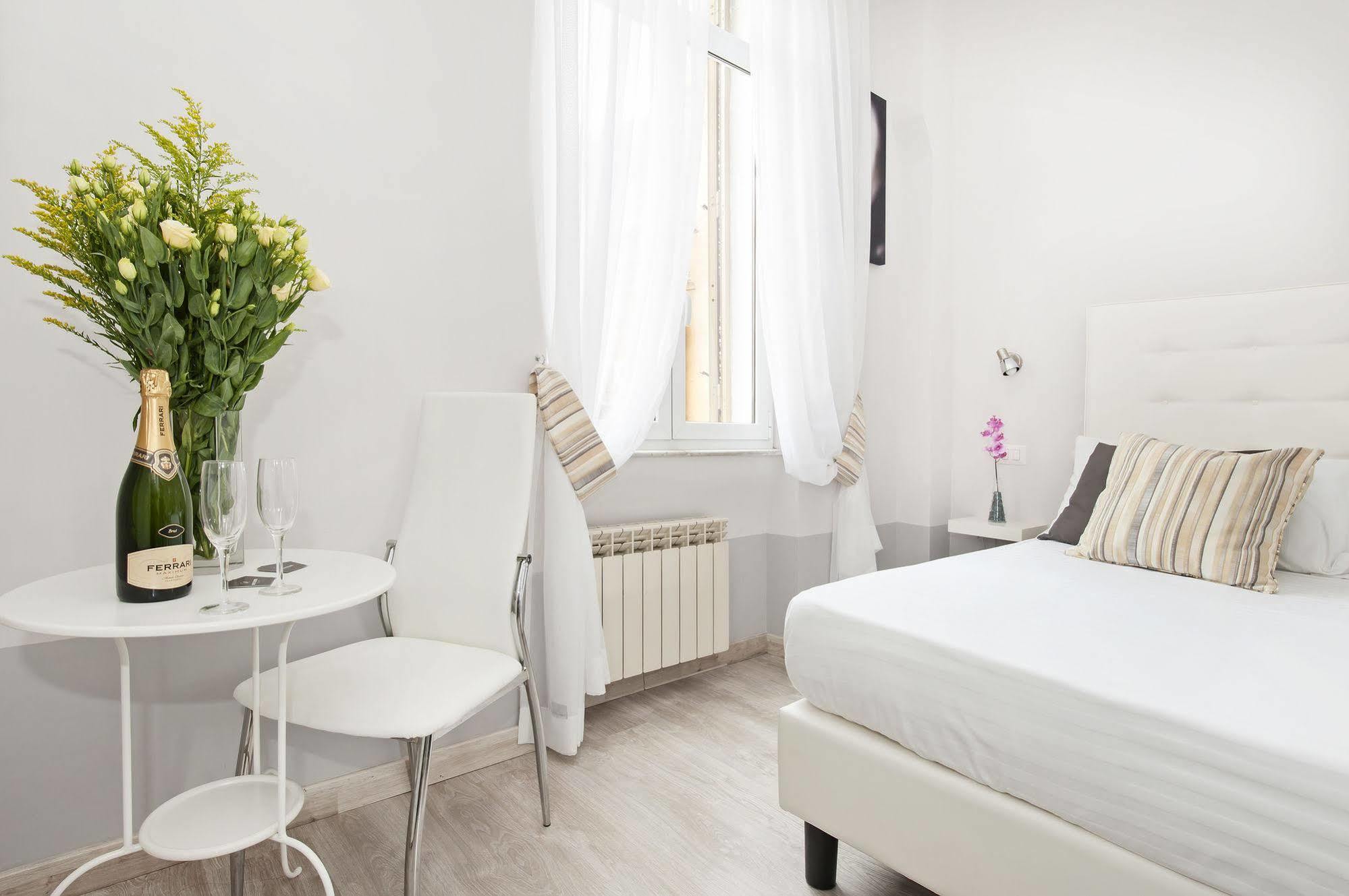 White Rooms Colosseo Рим Екстериор снимка