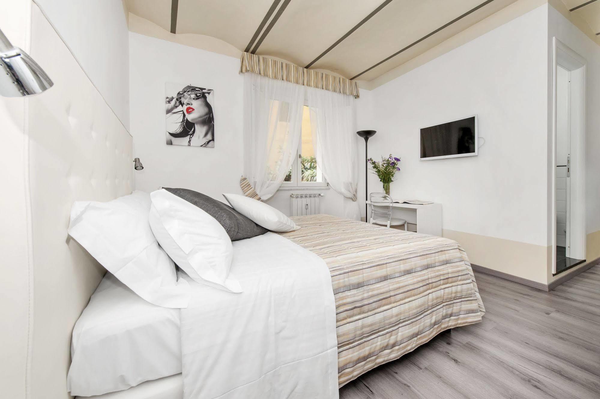 White Rooms Colosseo Рим Екстериор снимка